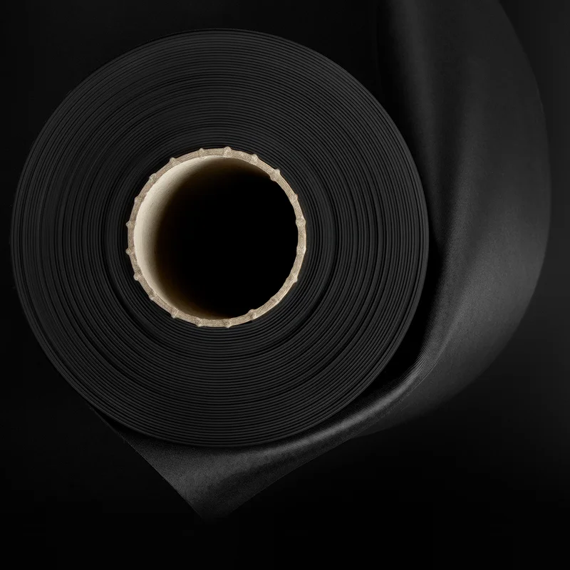 EPDM geomembrán Elastoseal SealEco tavak és ipari medencék vízszigeteléséhez.